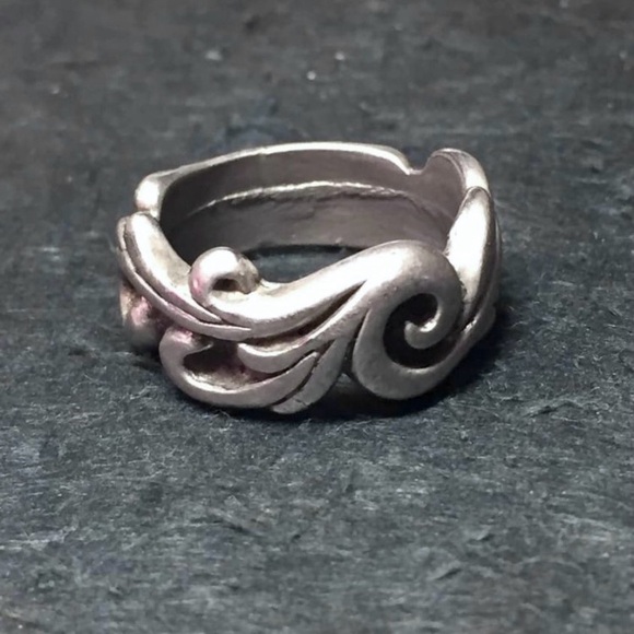 Size 7.5 Silver Tone Scroll Ring (pewter?) - Picture 1 of 7